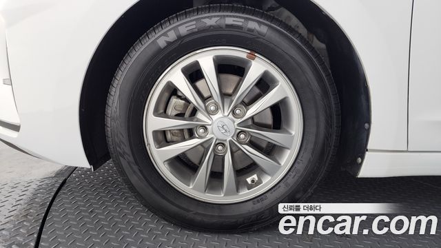 Hyundai AVANTE 2020 — photo 5