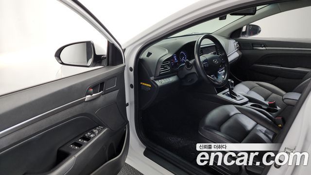 Hyundai AVANTE 2020 — photo 10