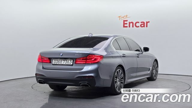 BMW 5-Series 2019 — photo 2