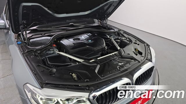 BMW 5-Series 2019 — photo 6