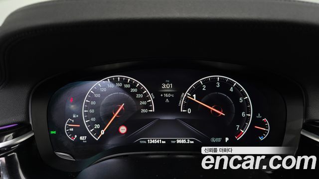 BMW 5-Series 2019 — photo 8