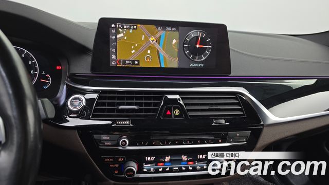 BMW 5-Series 2019 — photo 14
