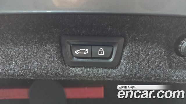 BMW 5-Series 2019 — photo 20