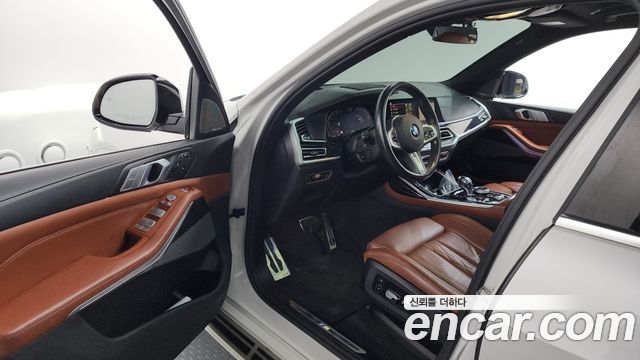BMW X7 2021 — photo 10