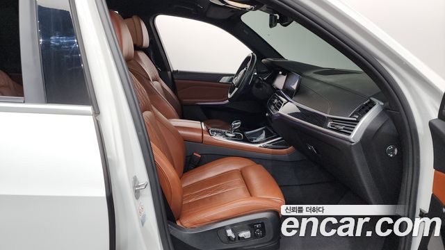 BMW X7 2021 — photo 11