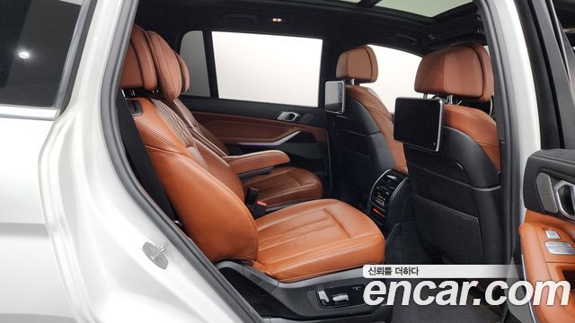 BMW X7 2021 — photo 12