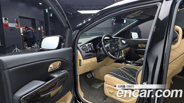 Kia Canival 2019 — photo 10