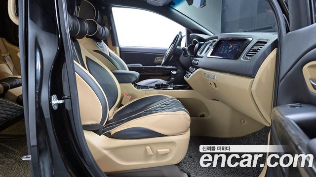 Kia Canival 2019 — photo 11