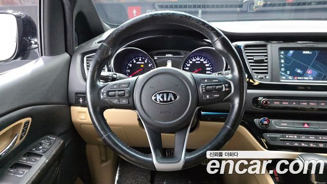 Kia Canival 2019 — photo 13