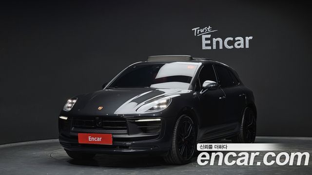 Porsche Macan 2023 — photo 1