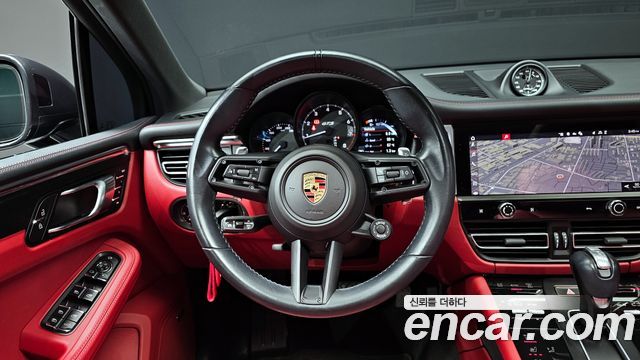Porsche Macan 2023 — photo 13