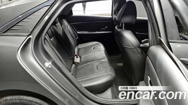 Hyundai AVANTE 2021 — photo 11