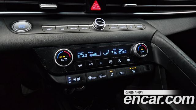 Hyundai AVANTE 2021 — photo 16