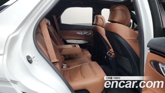 Genesis GV70 2022 — photo 12