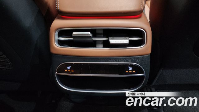 Genesis GV70 2022 — photo 19