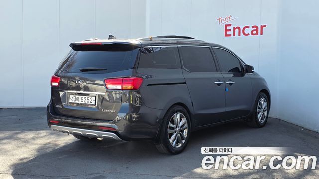 Kia Canival 2018 — photo 2