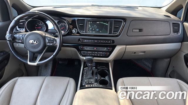 Kia Canival 2018 — photo 7
