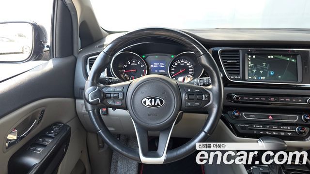 Kia Canival 2018 — photo 13