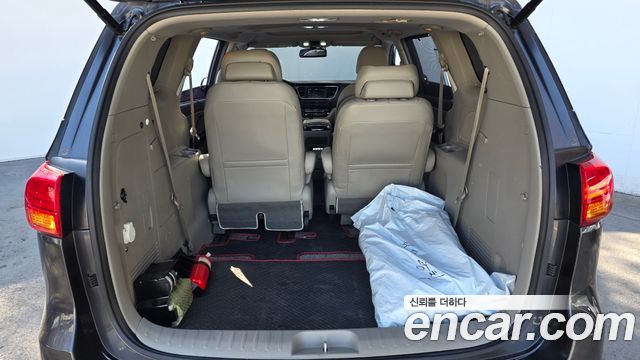 Kia Canival 2018 — photo 20