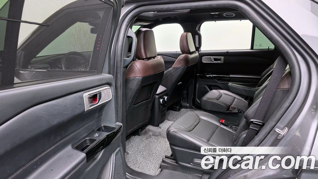 Ford Explorer 2023 — photo 12