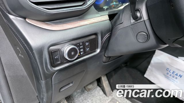 Ford Explorer 2023 — photo 16