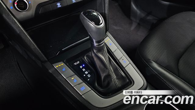 Hyundai AVANTE 2016 — photo 9