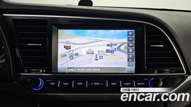 Hyundai AVANTE 2016 — photo 17