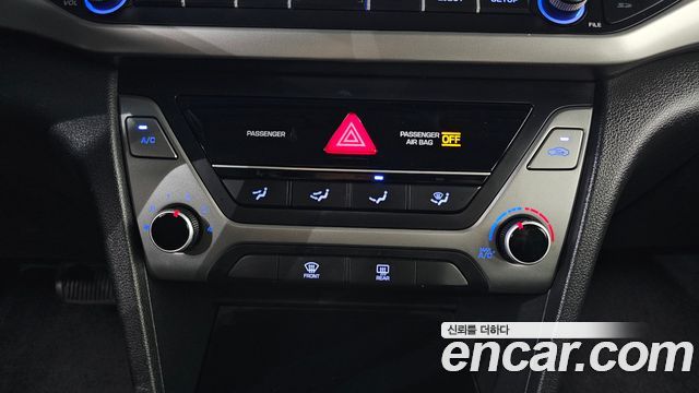 Hyundai AVANTE 2016 — photo 19