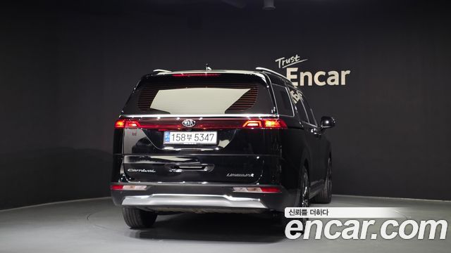 Kia Canival 2021 — photo 4