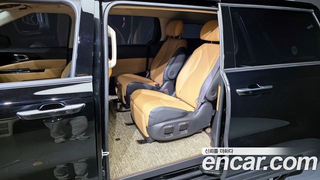 Kia Canival 2021 — photo 11