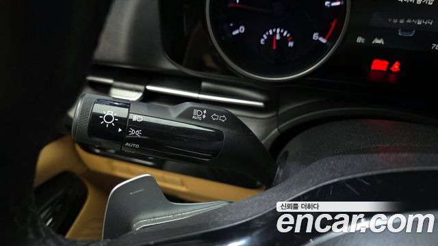 Kia Canival 2021 — photo 16