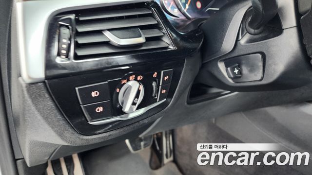 BMW 5-Series 2018 — photo 14