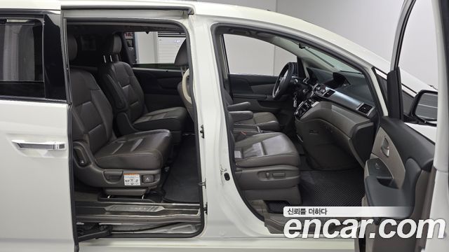 Honda Odyssey 2013 — photo 11