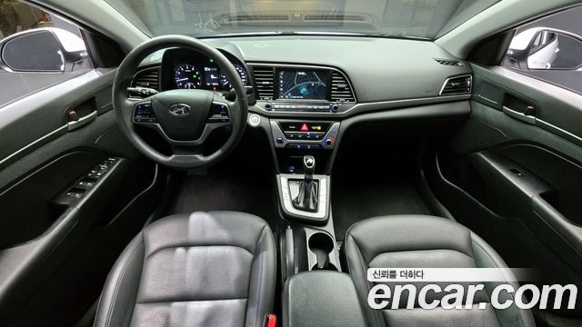 Hyundai AVANTE 2018 — photo 7