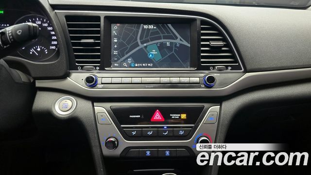 Hyundai AVANTE 2018 — photo 17