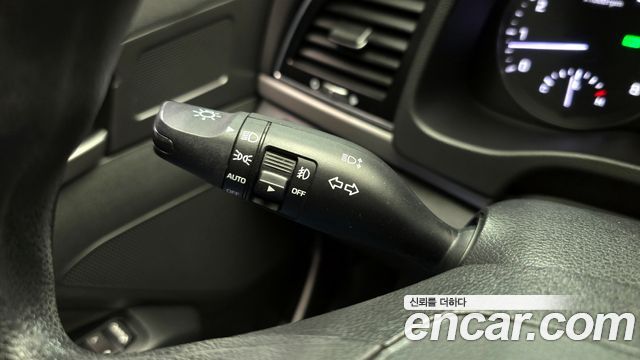 Hyundai AVANTE 2018 — photo 19