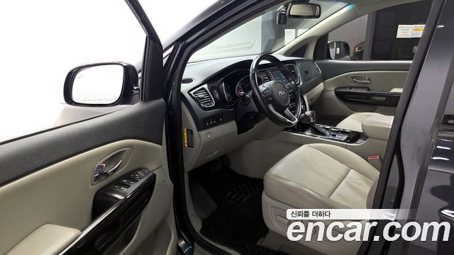 Kia Canival 2019 — photo 10