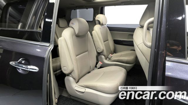 Kia Canival 2019 — photo 12