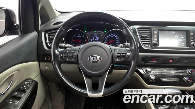 Kia Canival 2019 — photo 14