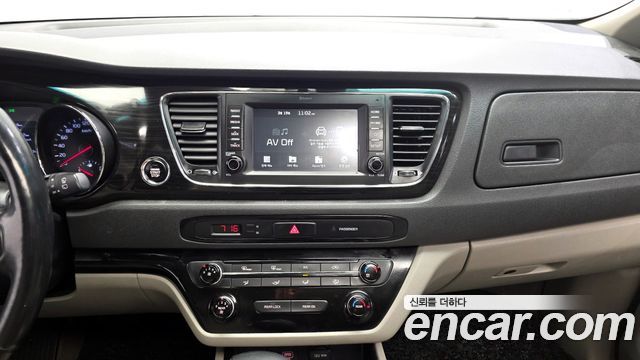 Kia Canival 2019 — photo 15