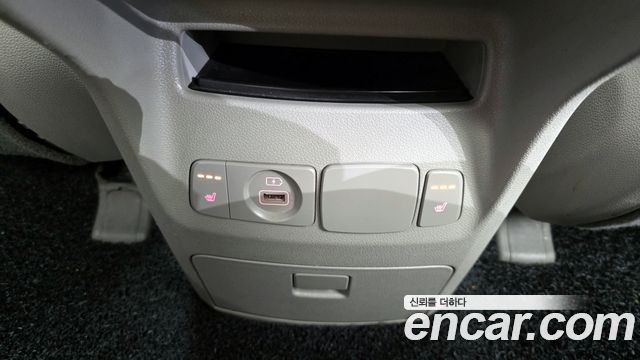 Kia Canival 2019 — photo 18