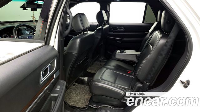 Ford Explorer 2016 — photo 11