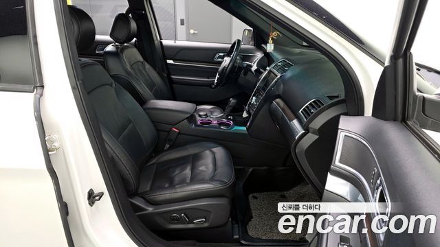 Ford Explorer 2016 — photo 12