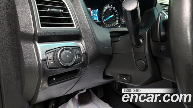 Ford Explorer 2016 — photo 13