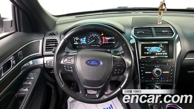 Ford Explorer 2016 — photo 14