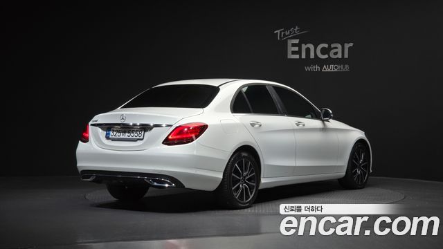 Mercedes-Benz C-Class 2020 — photo 2
