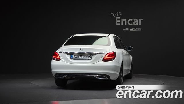 Mercedes-Benz C-Class 2020 — photo 4