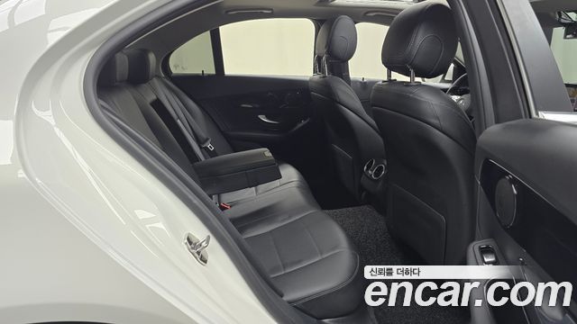 Mercedes-Benz C-Class 2020 — photo 12