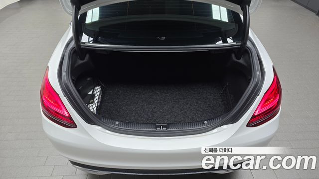 Mercedes-Benz C-Class 2020 — photo 20