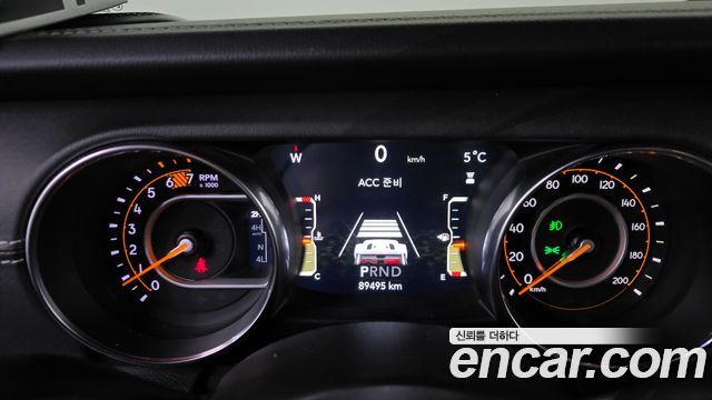 Jeep Wrangler 2019 — photo 8